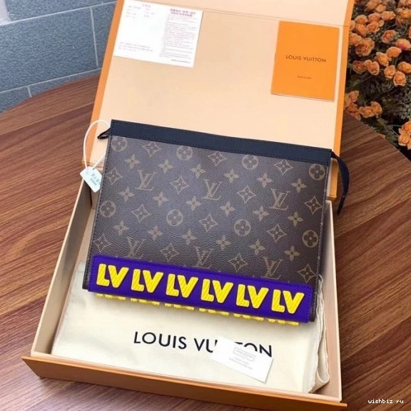 WIS VUITTON VOYAGE LOUIS MM POCHETTE 0304